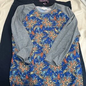 LulaRoe L Blue and Grey Quarter Sleeves with Floral Pattern Excellent Cond